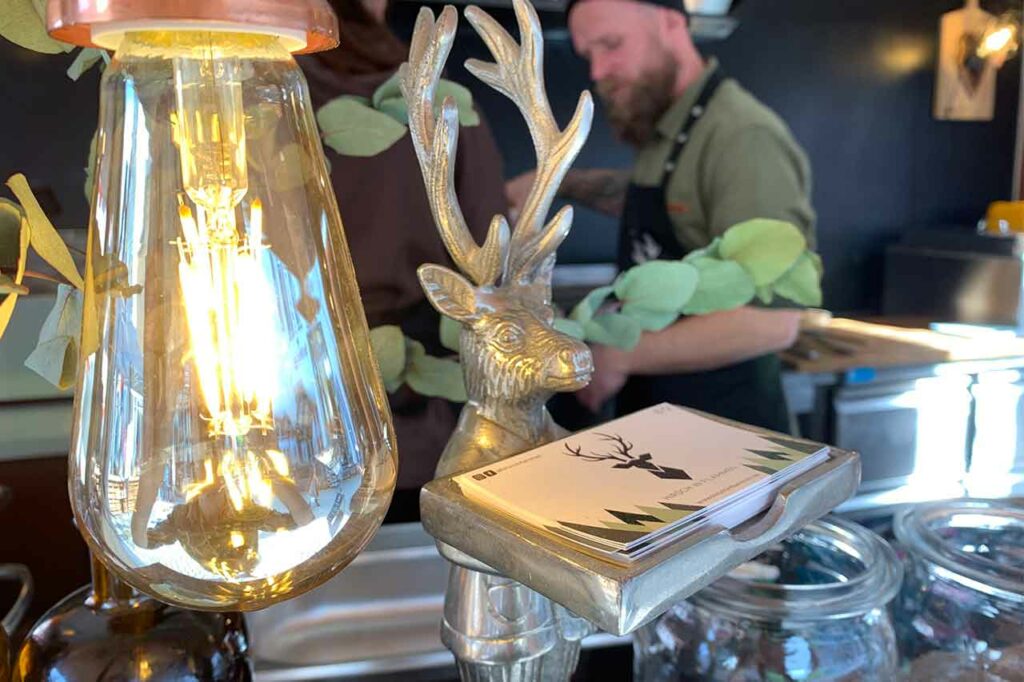 hirsch-in-flammen-foodtruck-3